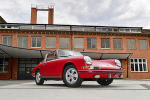 Porsche restaura um Targa de 1964 e devolve-o à estrada