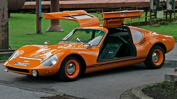 Clássicos de leste com motor a dois tempos – Um olhar sobre ícones do passado