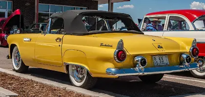 Ford Thunderbird (1955-1957): O Nascimento do “Personal Car” Americano