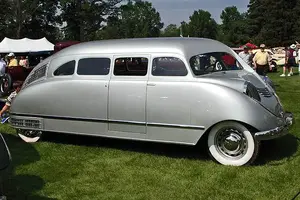 15 automóveis demasiado avançados para o seu tempo
