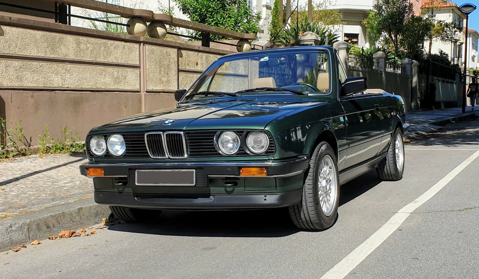BMW_E30.jpg